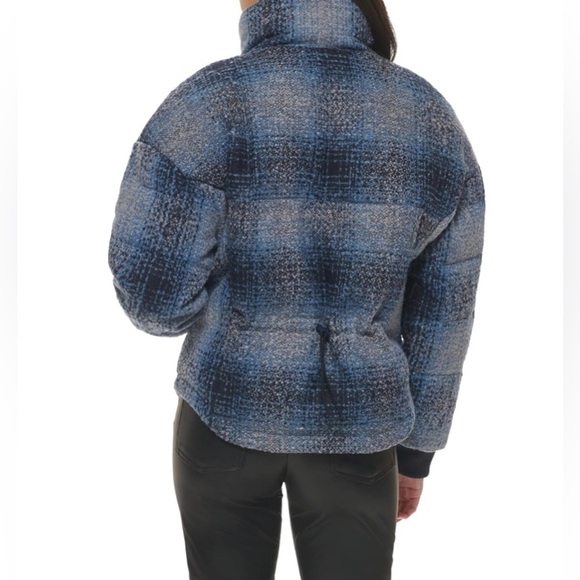 NEW LEVI’S - Plaid Puffer Jacket with Drawstring for Waist Cinch - Picture 5 of 8